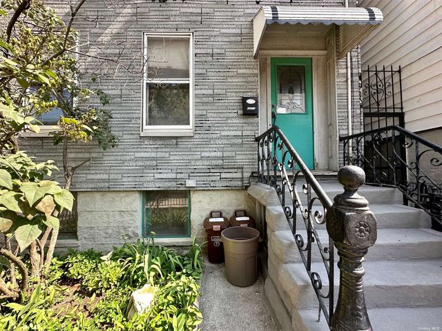 $999,000 | 60-15 Maspeth Avenue | Maspeth