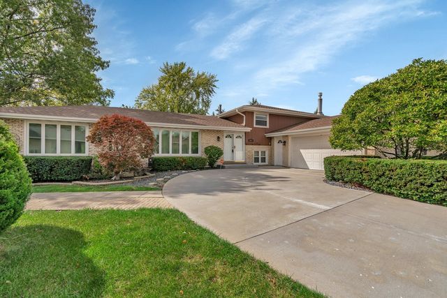 $527,000 | 8943 Fernwood Court | Orland Park