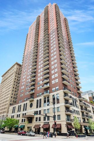 $2,750 | 41 East 8th Street, Unit 1703 | South Loop