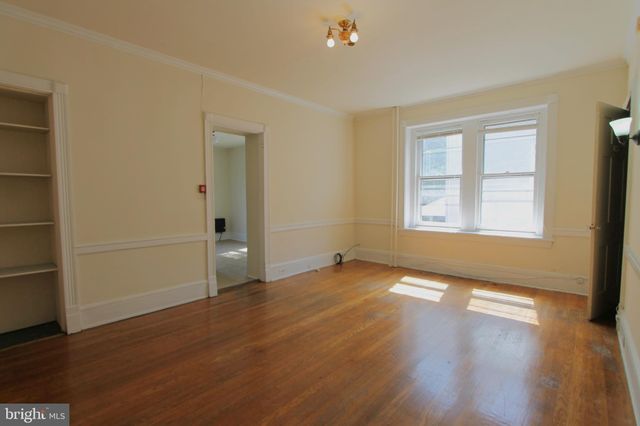 $900 | 6333 Greene Street, Unit 2R | West Central Germantown