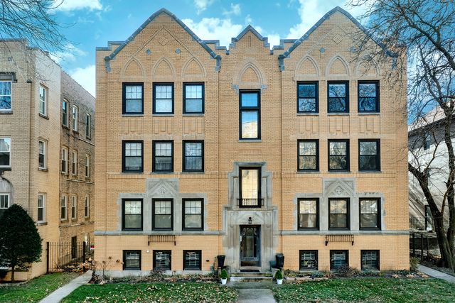 $350,000 | 822 Dobson Street, Unit 3W | Evanston