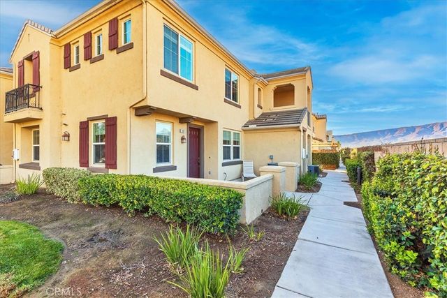 $429,900 | 1800 East Lakeshore Drive, Unit 808 | South Lake Elsinore