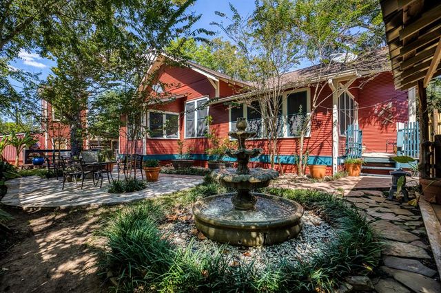 $549,000 | 305 North Brazos Street | Burton