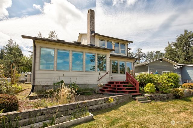 $675,000 | 774 Wakina Loop Southeast | Ocean Shores