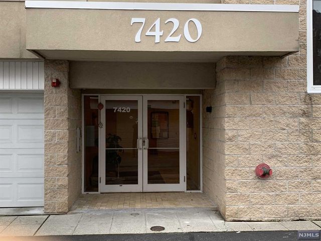 $4,200 | 7420 Boulevard East, Unit 2C | Bergenwood