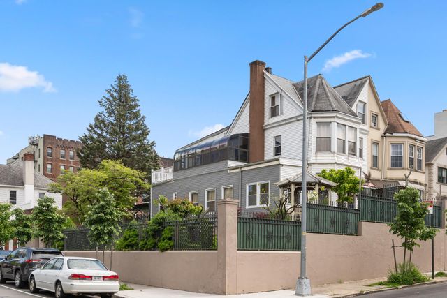 $2,200,000 | 6635 Bergen Place | Bay Ridge