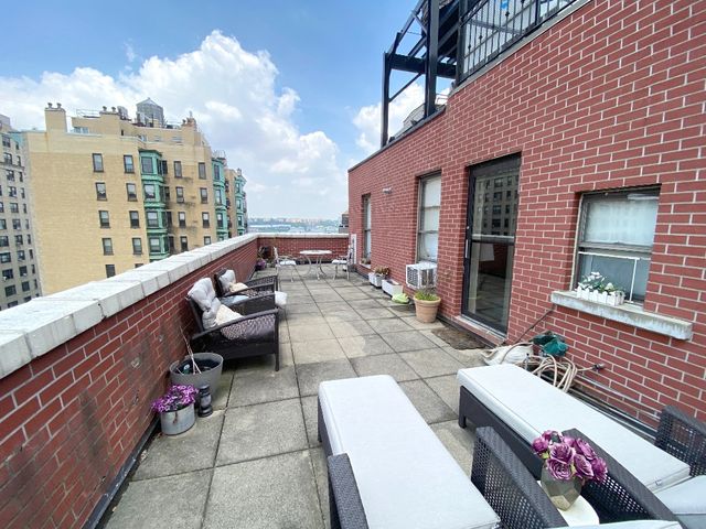 $5,500 | 304 West 92nd Street, Unit PHC | Upper West Side