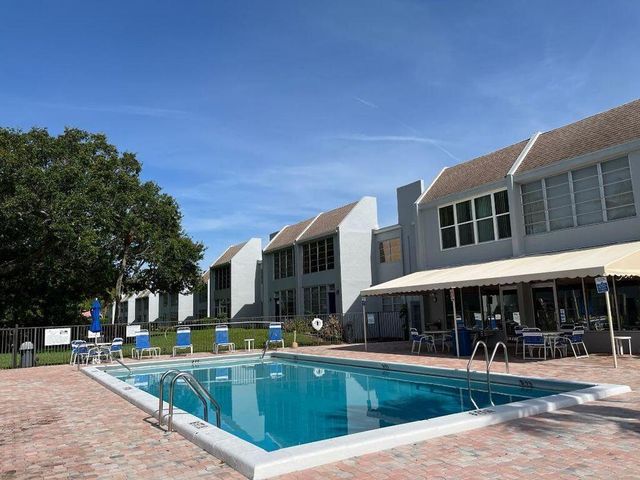 $2,200 | 2940 Southwest 22nd Avenue, Unit 706 | Delray Beach