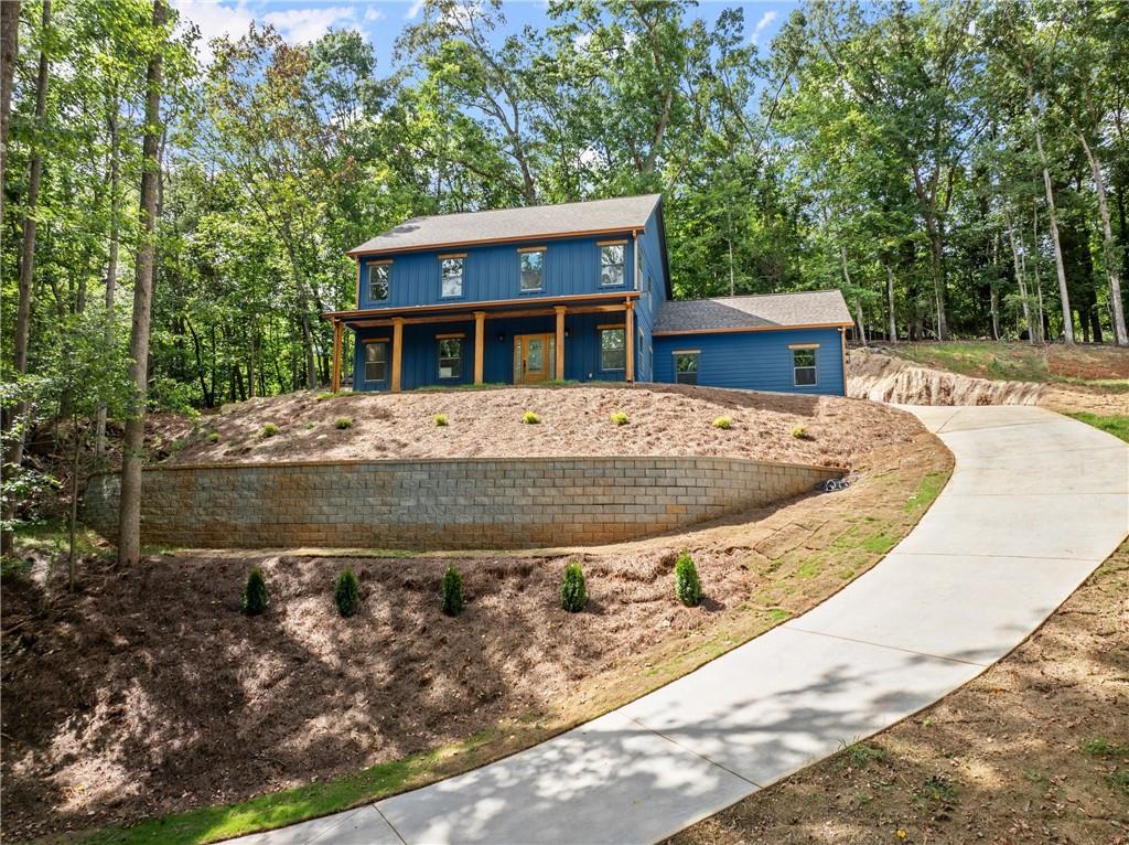 a view of a house with a tub