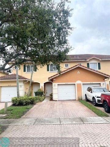 $389,900 | 6414 Catalina Lane | The Mainlands of Tamarac Lakes