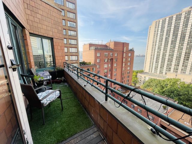 $5,850 | 333 Rector Place, Unit PH1W | Battery Park City