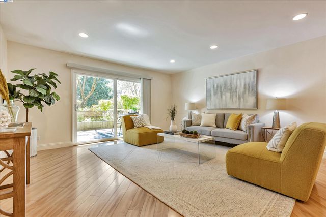 $420,000 | 300 North Civic Drive, Unit 204 | Walnut Creek