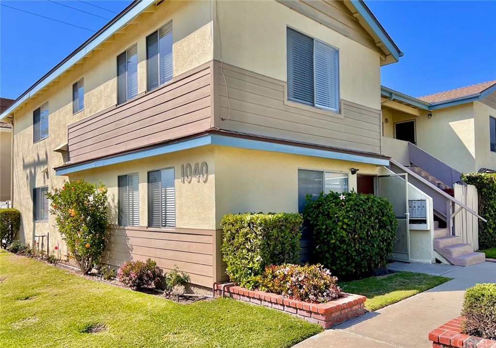 1040 Valencia Street, Unit A, Costa Mesa, CA 92626 | Compass