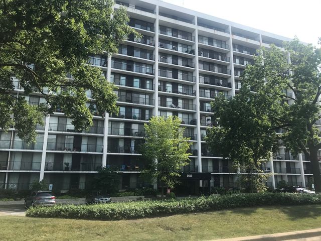 $149,900 | 2015 South Finley Road, Unit 606 | Lombard