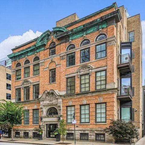 $1,499,000 | 319 West Erie Street, Unit 3W | River North