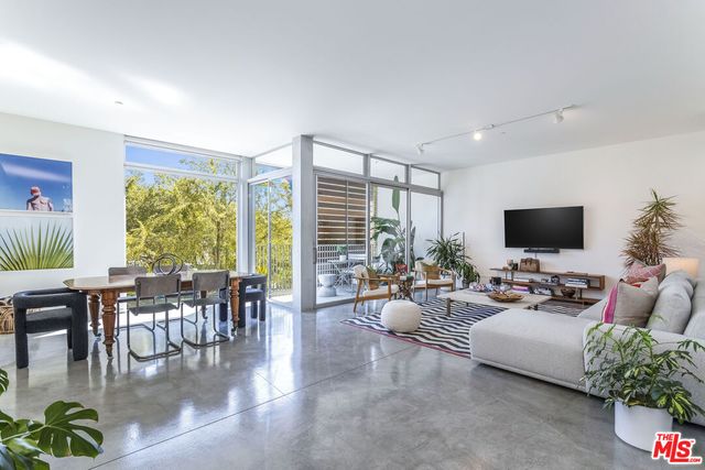 $1,049,000 | 901 Hancock Avenue, Unit 206 | West Hollywood Vicinity