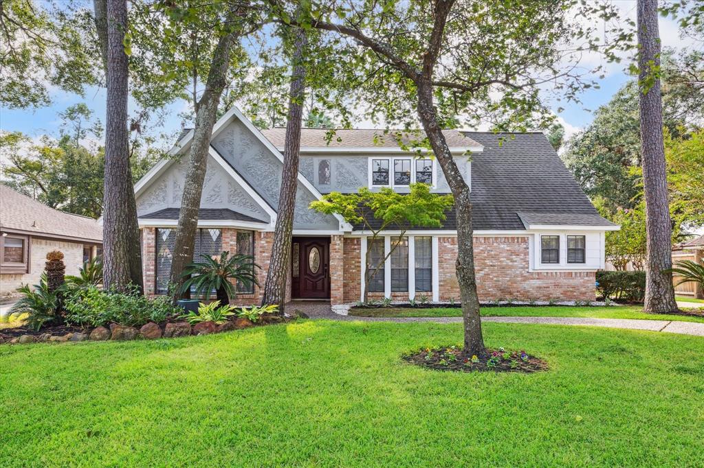 Come experience this precious English cottage in the heart of Terranova West, a neighborly neighborhood with great Klein schools and great neighbors!