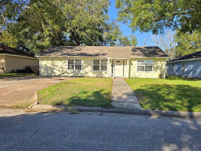 $175,000 | 1004 South Shepherd Drive | Baytown