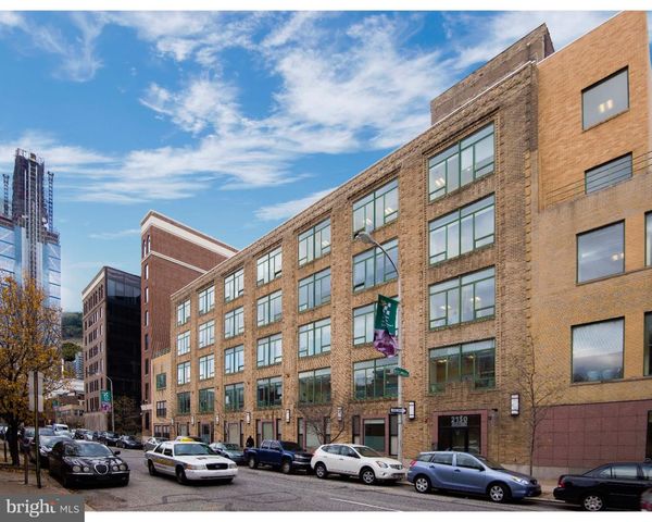 $3,125 | 2130 Arch Street, Unit 313 | Logan Square