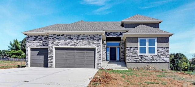 $710,235 | 7711 Green Street | Shawnee