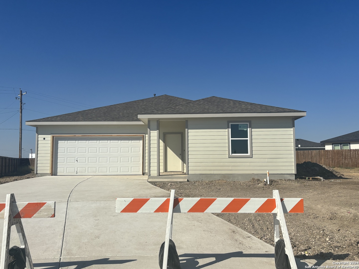 a view of outdoor space yard of a house