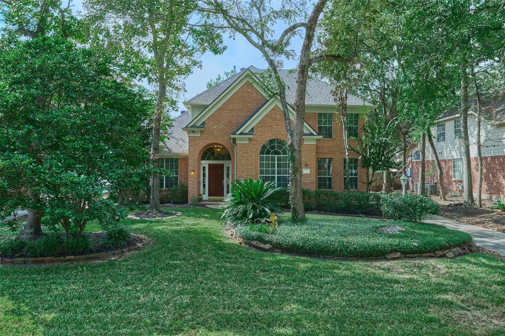 Tận hưởng cuộc sống xa hoa và sang trọng tại 26 East Sterling Pond Circle, The Woodlands, TX 