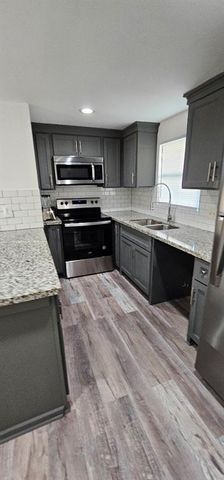 $900 | 5001 Pease Street | Eastlawn