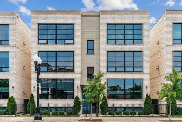 $3,000 | 2447 West Irving Park Road, Unit 3W | Horner Park