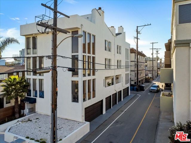 $4,995,000 | 14 Mast Street | Marina del Rey