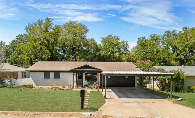 $215,000 | 604 Southeast 27th Avenue | Mineral Wells