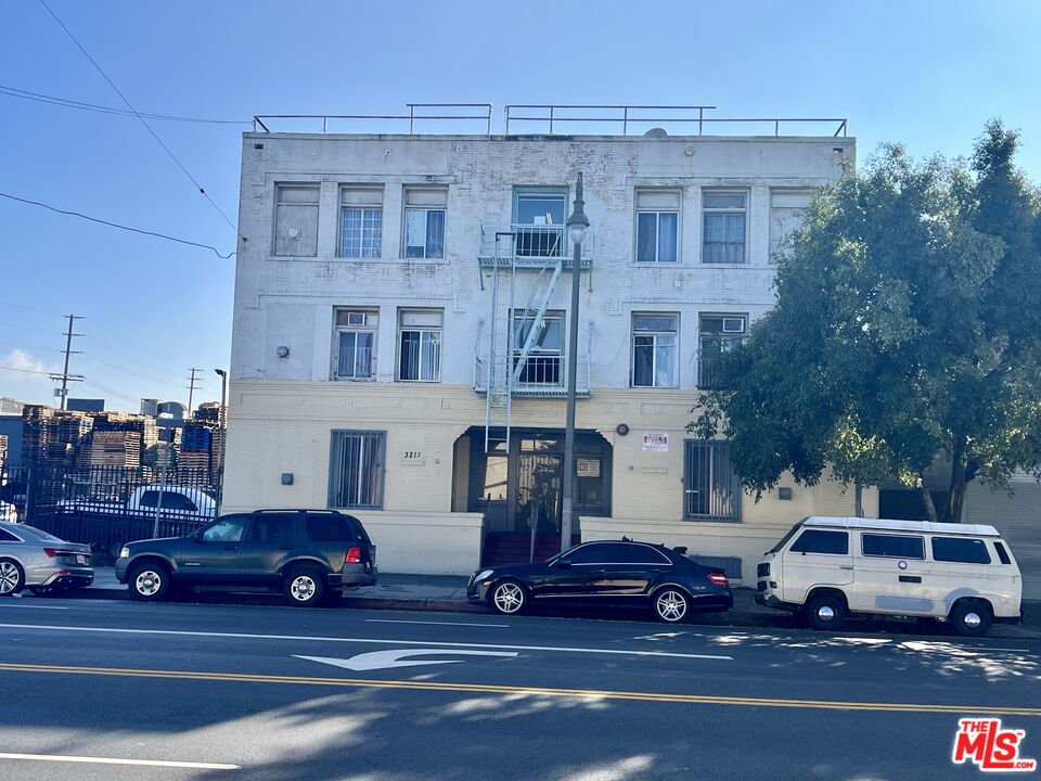 a car parked in front of a building