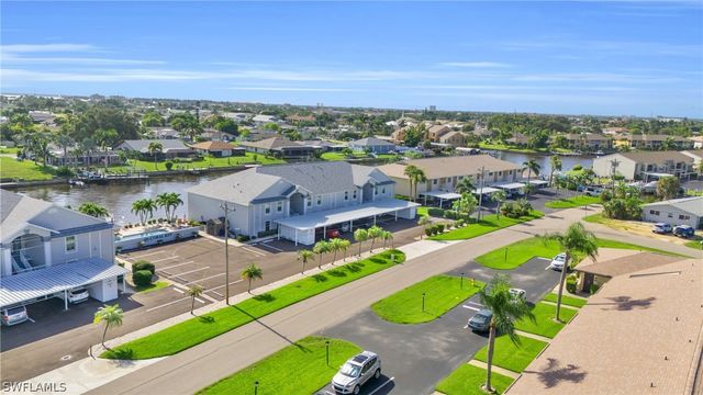 $279,900 | 3933 Southeast 11th Place, Unit 201 | Bimini Basin