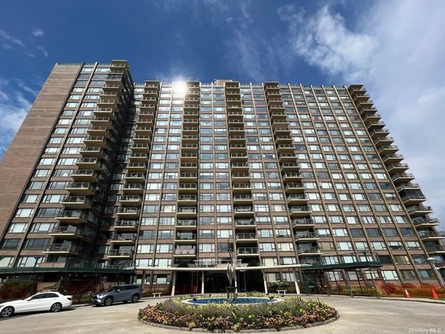 $604,900 | 166-25 Powells Cove Boulevard, Unit 4D | Beechhurst