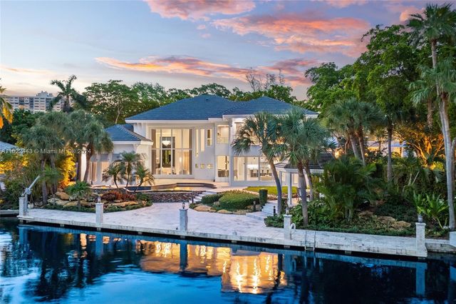 $11,495,000 | 190 North Compass Drive | Bay Colony