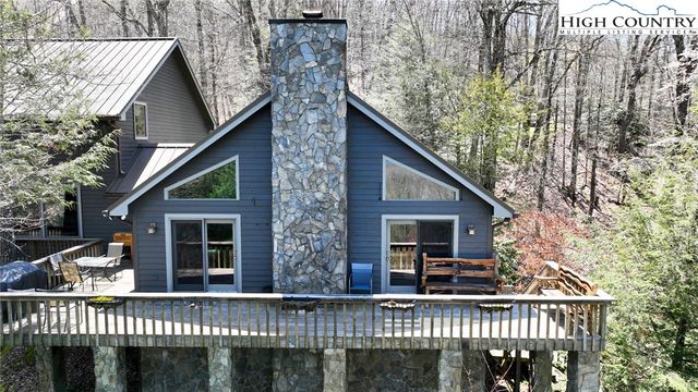 $1,150,000 | 4966 Hickory Nut Gap Road | Newland No. 1 Township - Avery County