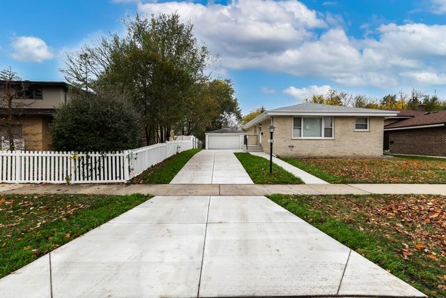 $479,900 | 348 Elk Boulevard | Des Plaines