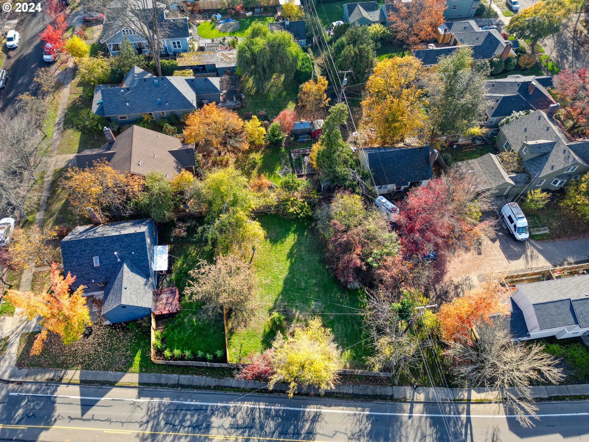 an aerial view of multiple house