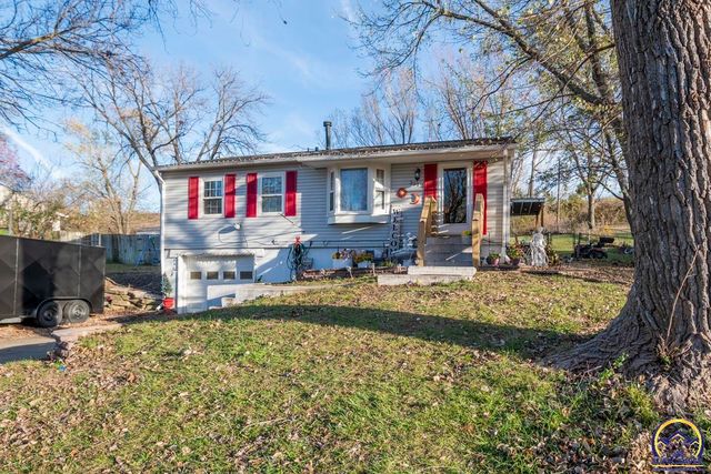 $195,000 | 3212 Southwest Skyline Drive West | Topeka