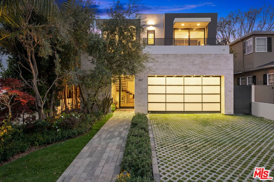 a house view with a outdoor space