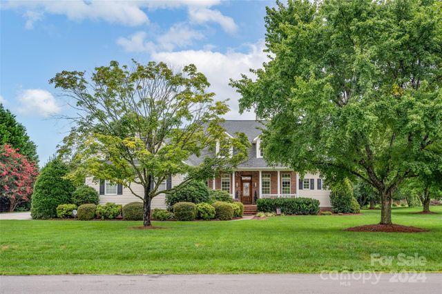 $599,500 | 124 Baymount Drive | Bethany Township - Iredell County