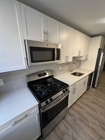 $3,350 | 81 Park Drive, Unit D | Fenway