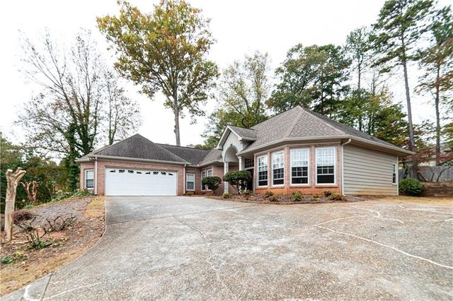 $2,350 | 1700 Laurel Creek Drive