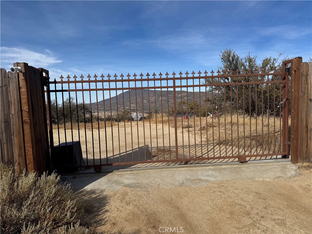 a view of a wrought fence