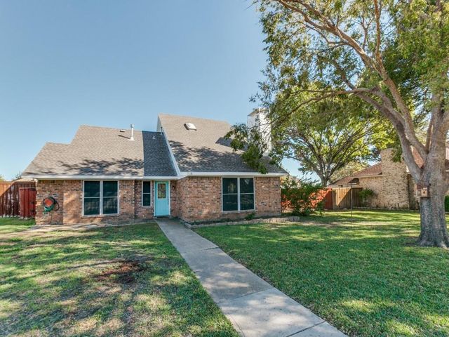 $359,900 | 5118 Park Lake Court | Sachse