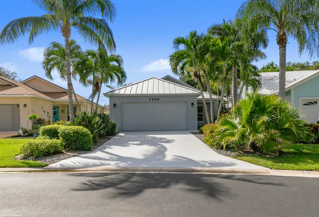 $560,000 | 7958 Southeast Sugar Pines Way | Hobe Sound