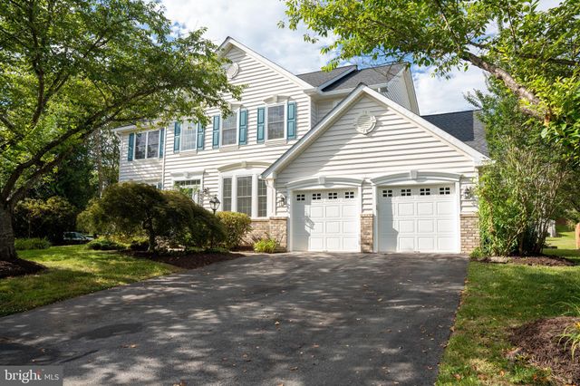 $975,000 | 18527 Denhigh Circle | Barnsley Manor Estates