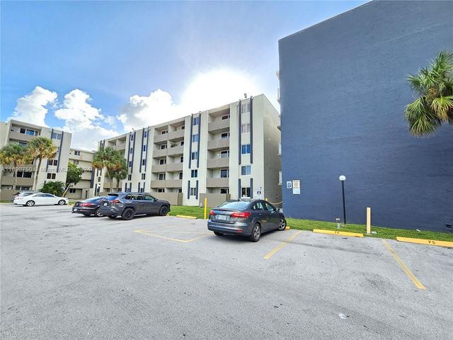 $215,000 | 10090 Northwest 80th Court, Unit 1517 | Hialeah Gardens