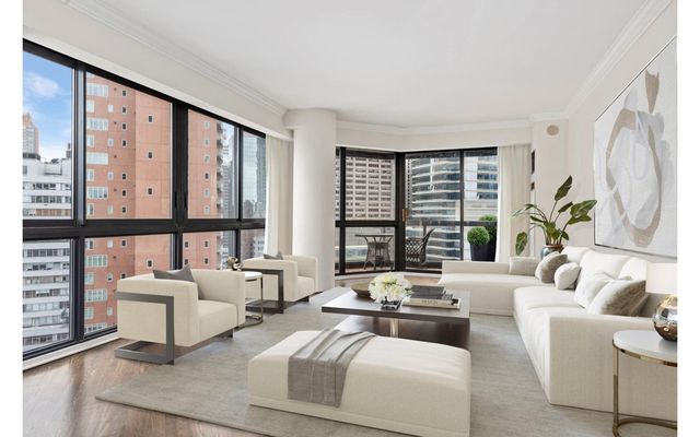 $1,425,000 | 200 East 61st Street, Unit 20A | Lenox Hill