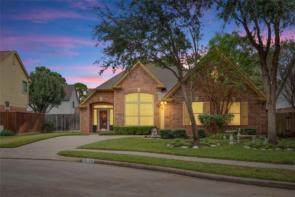 Welcome to 7318 Mountain Valley, nestled in the vibrant Copperfield community of Houston, TX.