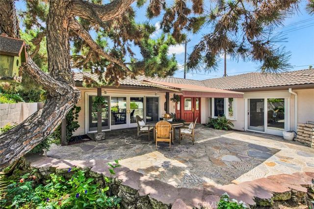 $1,075,000 | 17332 Jacaranda Avenue | Tustin